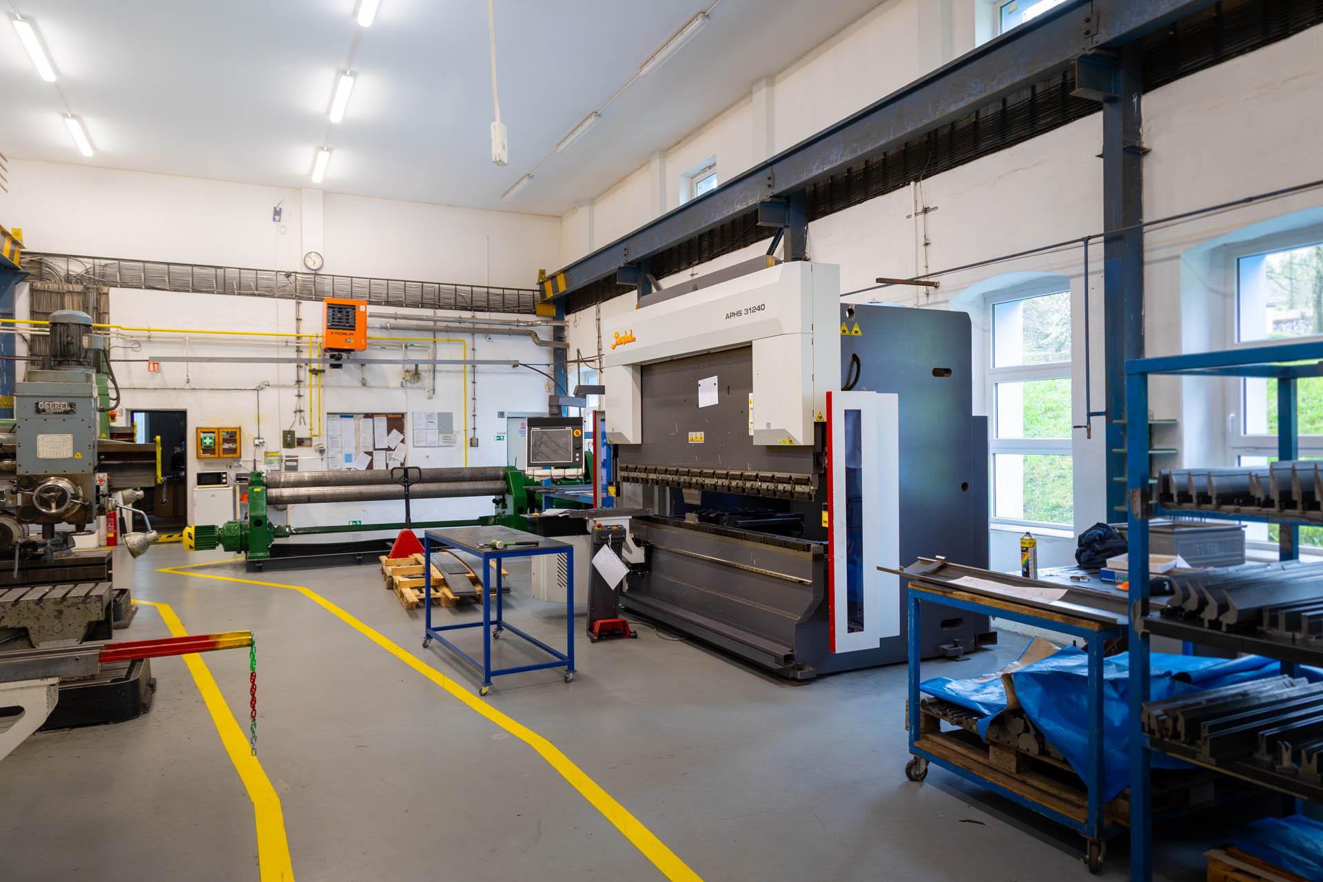 Klempírna: Ohraňovací lis 2022